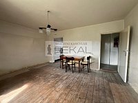 Dům v původní zástavbě  v krátké dojezdové vzdálenosti  na letiště  Praha - IMG_1086.jpeg