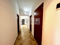 Nebytové obchodní prostory Vinohrady Praha 2 - komunikační chodba