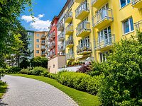 Prodej kompletně zařízeného bytu 3+kk s balkonem a garážovým stáním, 83,6 m², Praha 4 – Kunratice - 0A5AAA1C-68AF-4C37-906B-3ED868D7E502.jpg