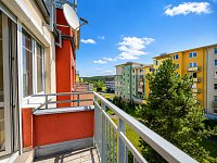 Prodej kompletně zařízeného bytu 3+kk s balkonem a garážovým stáním, 83,6 m², Praha 4 – Kunratice - 0E08120D-AA20-4BF8-BCC6-43557EA8BADF.jpg