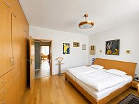 Prodej kompletně zařízeného bytu 3+kk s balkonem a garážovým stáním, 83,6 m², Praha 4 – Kunratice - 7DEF4497-B730-456F-9F16-C93F52E55C59.jpg