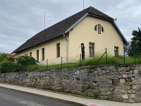 Historický dům s projektem  na druhý dům na pozemku pro samostatné dvougenerační bydlení - 47D7C143-5546-4FC9-99E1-2A21A1260810.jpg
