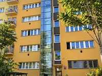 Byt 2 +kk s balkonem, Praha 7 Holešovice