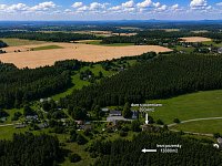 Rodinný dům s rozsáhlými pozemky a vlastním lesem v malebném Podještědí - A9F76068-5E27-471A-B21D-BFE601EEBE0E.jpg