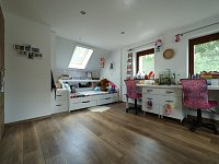 Rodinný dům s rozsáhlými pozemky a vlastním lesem v malebném Podještědí - R63_1301.JPG