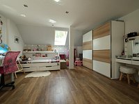 Rodinný dům s rozsáhlými pozemky a vlastním lesem v malebném Podještědí - R63_1305.JPG