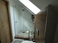 Rodinný dům s rozsáhlými pozemky a vlastním lesem v malebném Podještědí - R63_1330.JPG