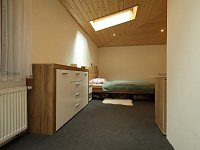 Rodinný dům s rozsáhlými pozemky a vlastním lesem v malebném Podještědí - R63_1369.JPG