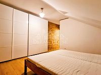 Pronájem podkrovního bytu 4+kk v rodinném domě, 120 m2, Praha-Petrovice, zařízený - Foto 7
