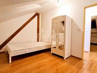 Pronájem podkrovního bytu 4+kk v rodinném domě, 120 m2, Praha-Petrovice, zařízený - Foto 9