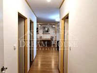Pronájem podkrovního bytu 4+kk v rodinném domě, 120 m2, Praha-Petrovice, zařízený - Foto 13