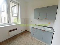 Pronájem bytu 2+KK, 32 m2 s balkonem, Šafaříkova ul., Tábor