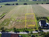 Prodej stavebního pozemku v obci Ostrata, okres Zlín, CP 1.191 m2 - dji_fly_20250811_161308_644_1754921695342_photo_optimized.jpeg