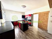 Prodej dvougeneračního domu v obci Všemina, okr. Zlín, CP 382 m2 - IMG_1204.jpg