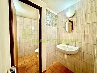 Pronájem komerčních prostor vč. bytové jednotky v obci Napajedla, CP 317 m2 - 601a851d-d5dd-4b30-8162-9f9a29c9810f.jpg