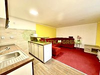 Pronájem komerčních prostor vč. bytové jednotky v obci Napajedla, CP 317 m2 - b9ea73c5-c32c-410e-82d3-7c3f4922d145.jpg