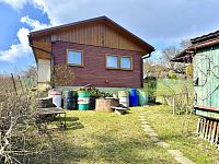 Prodej chaty se včelínem a vlastním pozemkem, Vsetín, lokalita Potůčky, CP 2.227 m2