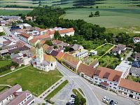 Prodej hotelu s restaurací, Želetava, okr. Třebíč, CP 2.807 m2 - dji_fly_20250605_113840_545_1749116463970_photo_optimized.jpg