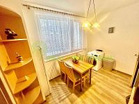 Prodej bytu 3+1 Vsetín, ul. Dolní Jasenka, CP 69,6 m2 - jídelní kout.jpeg