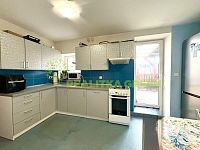 Prodej rodinného domu 4+1 v obci Ratiboř, okr. Vsetín, CP 555 m2 - 2b53c533-d74b-4d3a-93a0-9ba53f742062.jpg