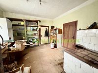 Prodej RD v obci Ratiboř, okr. Vsetín, CP 226 m2, k celkové rekonstrukci - IMG_6996.jpeg