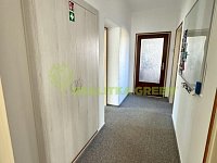 Pronájem kancelářských prostror Zlín, ul. Ševcovská, CP 110 m2 - IMG_3553.jpeg