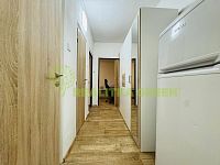 Pronájem bytu 1+1 Vsetín, ul. Luh, CP 40,4 m2, s balkonem - 5ac59fff-6034-4f0b-a228-ef7409cf8f27.jpg