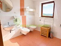 Pronájem RD 3+kk v obci Neubuz, okr. Zlín, CP 770 m2 - 3840E4E0-DF13-45E2-A037-C3242E40E1CF.jpg