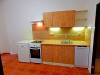 Pronájem atraktivního bytu 2+1 v historické části Tábora, ul. Klokotská, CP 56 m2 - kuchyn.jpg