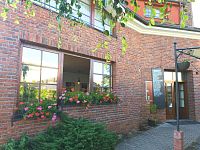 Dům s vůní kávy, životem a investičním potenciálem – Uherské Hradiště - kavarna.jpg