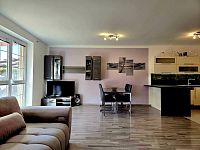 Prodej RD 6+kk 213 m2, na pozemku 287 m2 - 20250702_172841.jpg