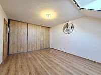 Prodej RD 6+kk 213 m2, na pozemku 287 m2 - 20250702_180825.jpg