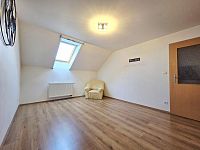 Prodej RD 6+kk 213 m2, na pozemku 287 m2 - 20250702_180911.jpg