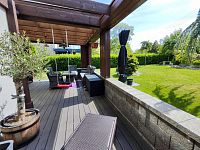 Prodej krásného rodinného domu 4+kk s okrasnou zahradou a jezírkem - Veleň, Praha-východ - IMG_06.jpg