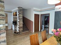 Prodej krásného rodinného domu 4+kk s okrasnou zahradou a jezírkem - Veleň, Praha-východ - IMG_09.jpg