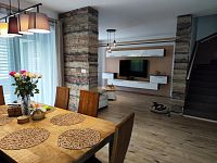 Prodej krásného rodinného domu 4+kk s okrasnou zahradou a jezírkem - Veleň, Praha-východ - IMG_10.jpg