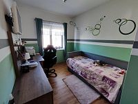 Prodej krásného rodinného domu 4+kk s okrasnou zahradou a jezírkem - Veleň, Praha-východ - IMG_19.jpg