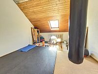 Velký rodinný dům s garáží, terasami s krásným výhledem a zahradou v Brně - 20250702_144231.jpg