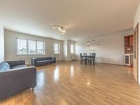 Prodej bytu 77,4 m2 s lodžií a garáž.stáním v Úvalech - WE6A1411-HDR.jpg