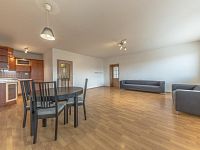 Prodej bytu 77,4 m2 s lodžií a garáž.stáním v Úvalech - WE6A1413-HDR.jpg