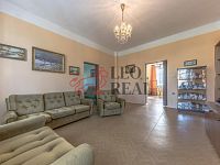 Prodej RD o dvou bytových jednotkách, Rovensko pod Troskami - WE6A9010-HDR.jpg