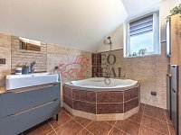 Prodej rodinného domu, garáž, bazén - Horní Slivno, okr. Mladá Boleslav - WE6A0021-HDR.jpg