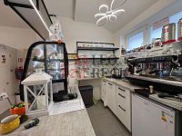 Pronájem obchodního prostoru o velikosti 54 m2 - IMG-20251022-WA0022.jpg