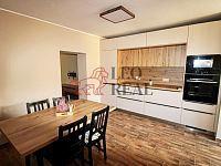 Babice u Rosic, RD 4+kk, CP 200m2, zahrádka, terasa