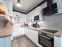 Prodej bytu 3+kk o velikosti 74 m2 - Byt, Dubeč (14).jpg