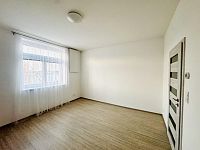 Pronájem bytu 2+1 v centru Břeclavi, 54 m2 - IMG_2874.jpeg