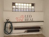 Pronájem vytápěné garáže 21 m2 Klíše + elektřina - garáž cestička 7.jpg