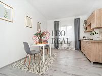 Prodej bytu 3+1 v Udlicích - společná zahrada - D8E_9039.jpg