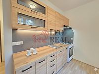 Pronájem bytu 2+1, 44 m² + balkon, Praha 4 – Záběhlice, ul. Púchovská - kuchyn1.jpg