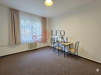 Pronájem bytu 2+1, 44 m² + balkon, Praha 4 – Záběhlice, ul. Púchovská - pokoj.jpg